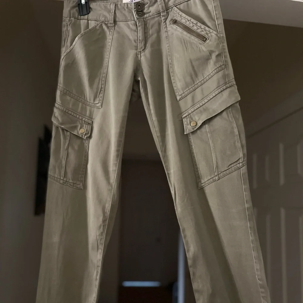 Jolt Green Cargo Pants - Picture 3 of 10